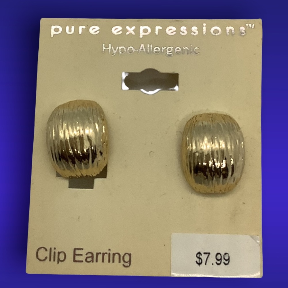 Pure Expressions Hypoallergenic Goldtone Textured Clip Earrings. NWOT